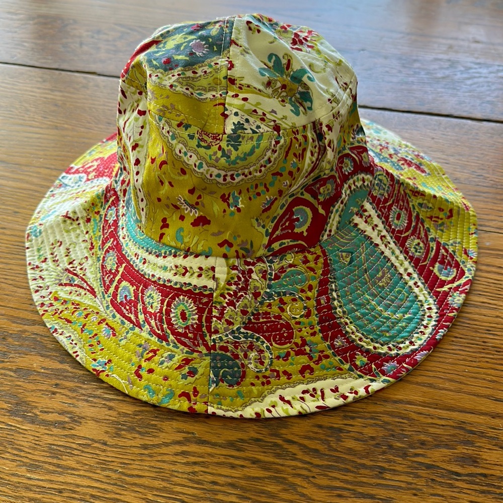 Womanswork paisley patterned wide brim sun hat